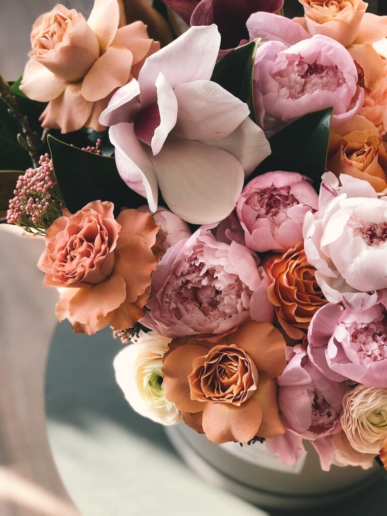 The Perfect Flowers for Your Girlfriend According to Her Astrological Sign